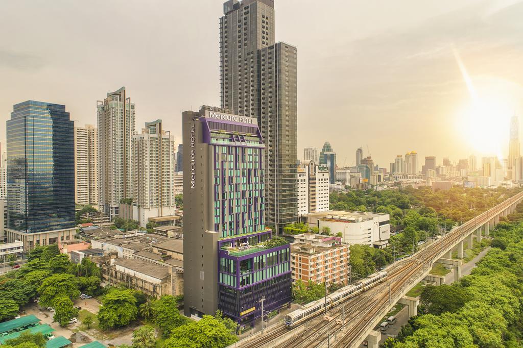 Mercure Bangkok Makkasan Hotel Exterior foto