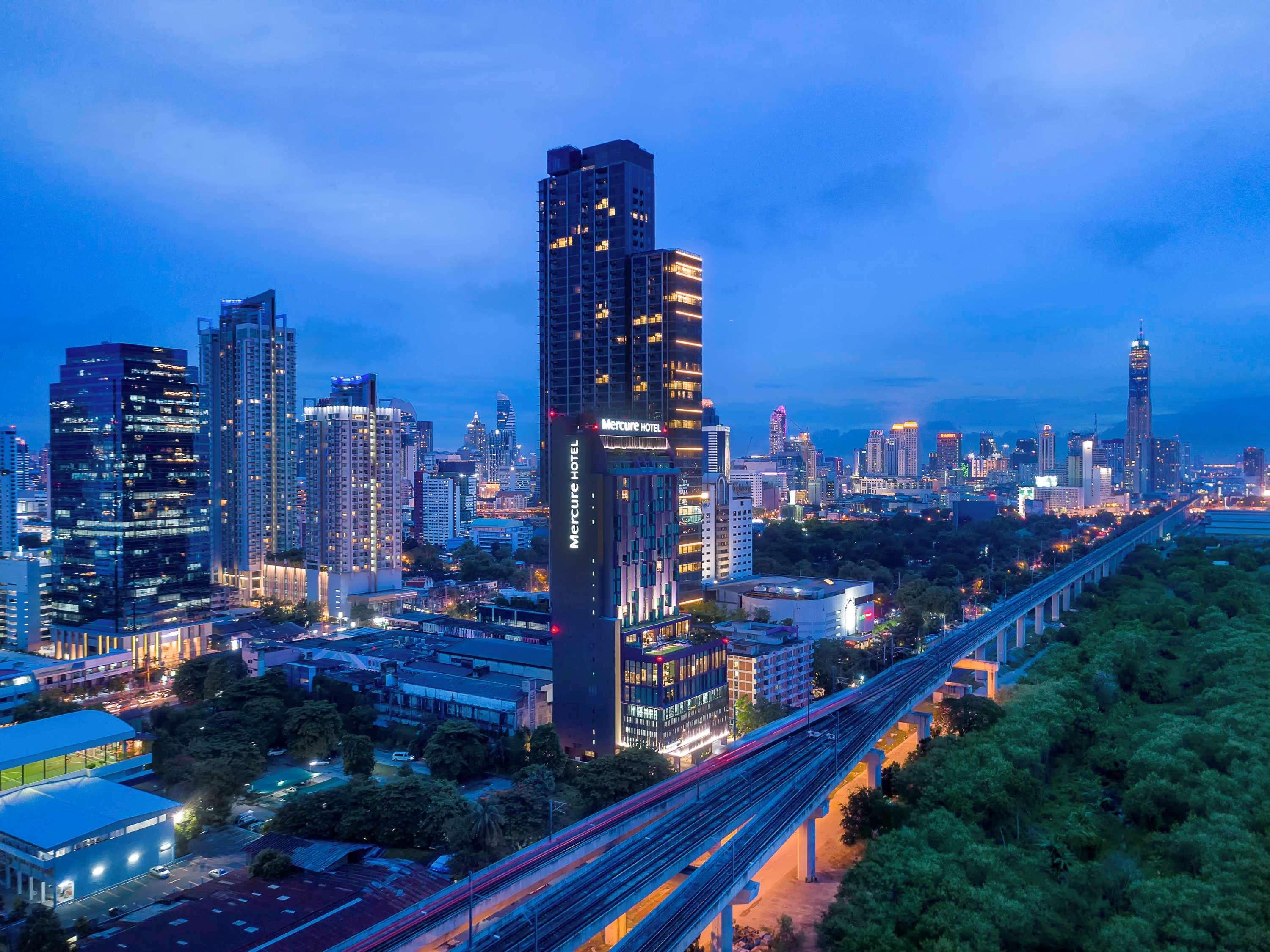 Mercure Bangkok Makkasan Hotel Exterior foto