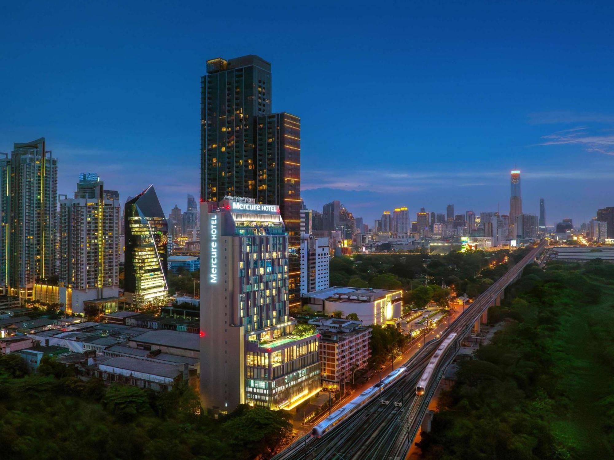 Mercure Bangkok Makkasan Hotel Exterior foto